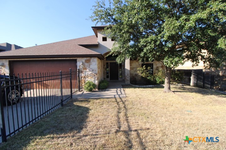 5405 Fiesta Oak Drive