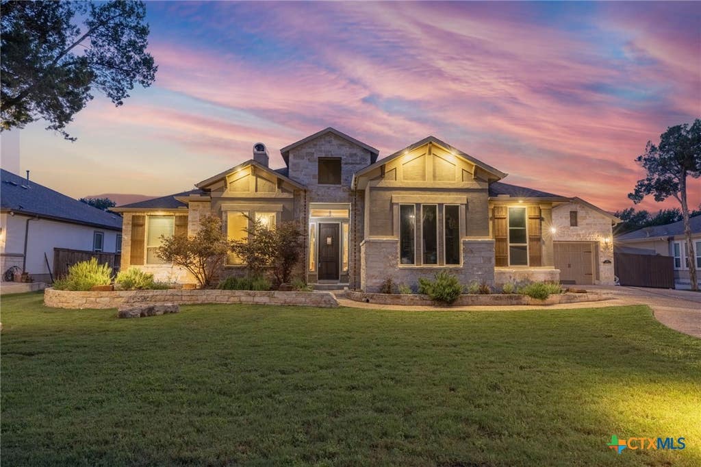 Photo of 965 Woodland Oaks, New Braunfels, TX 78132 (MLS # 622987)