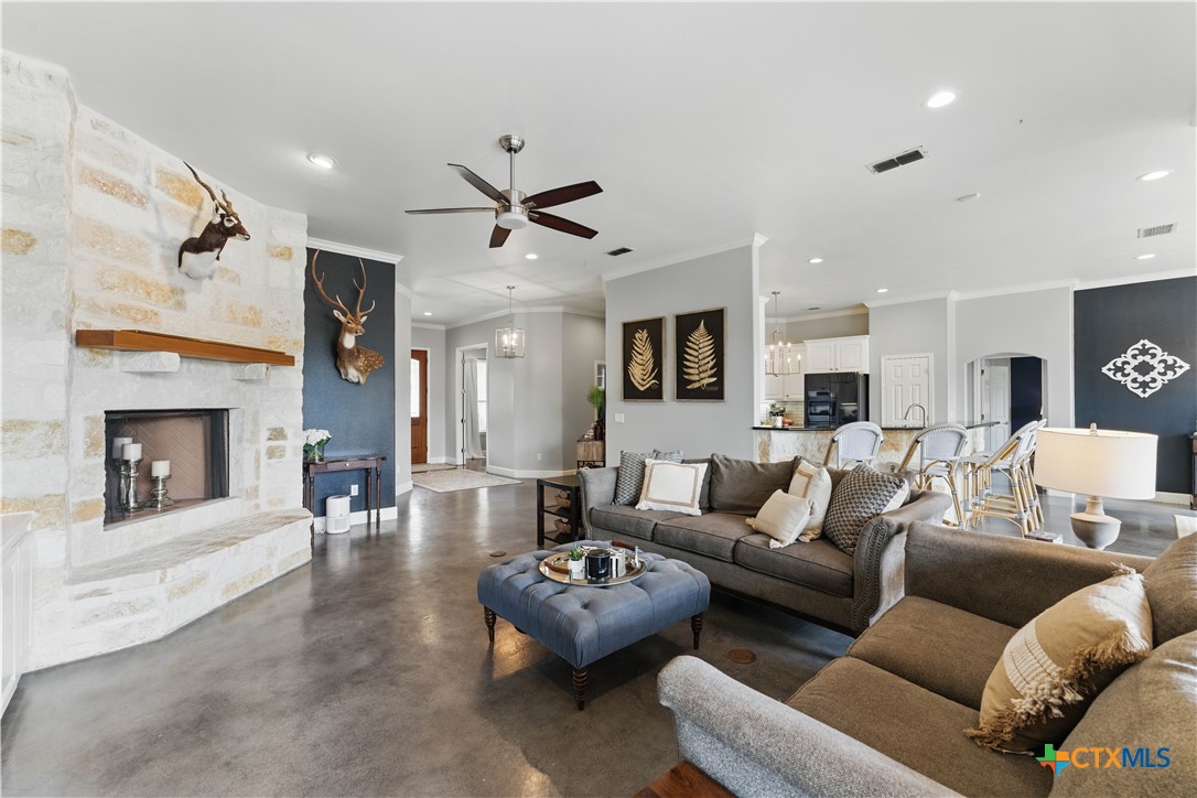 810 Pinnacle Parkway