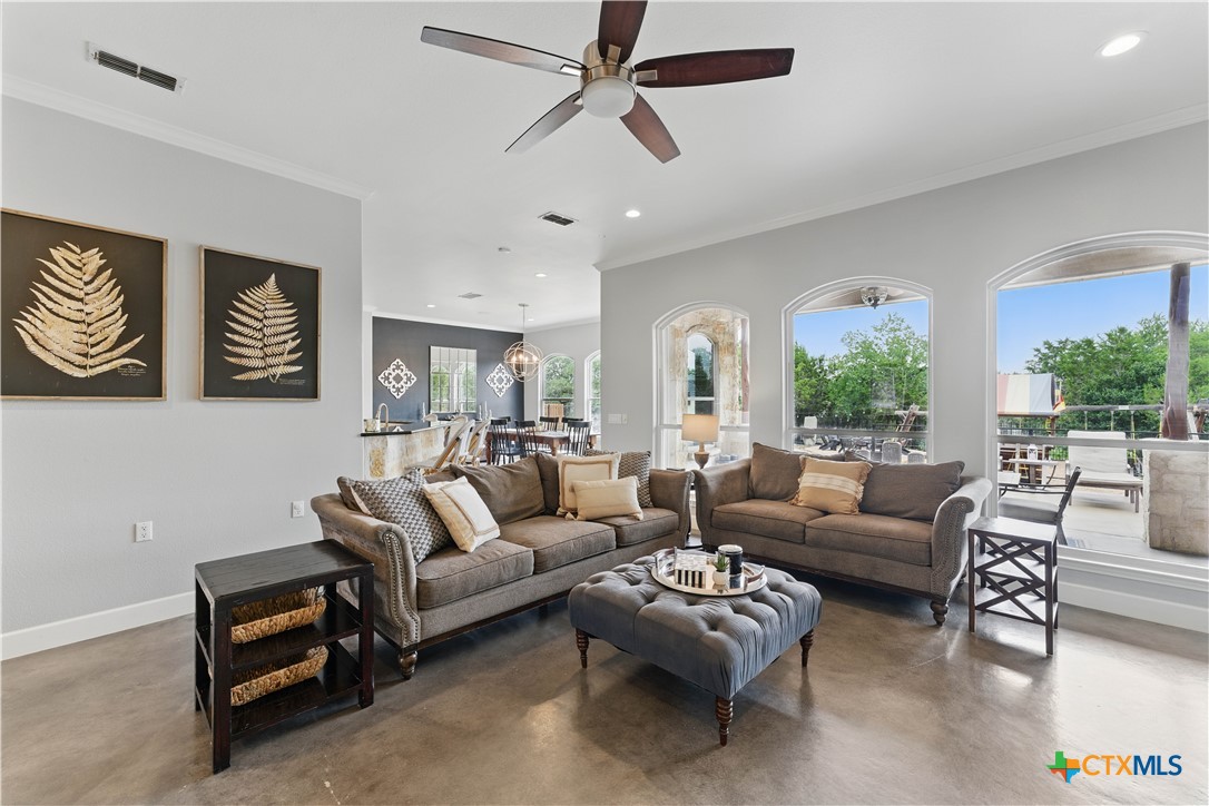 810 Pinnacle Parkway