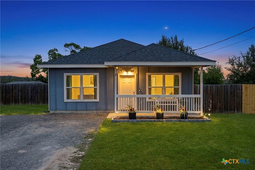 Photo of 585 Cimarron, Spring Branch, TX 78070 (MLS # 611128)