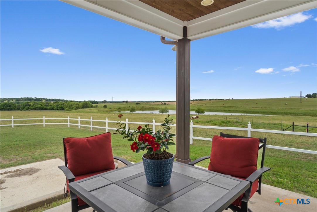 375 J B Vandiver Loop