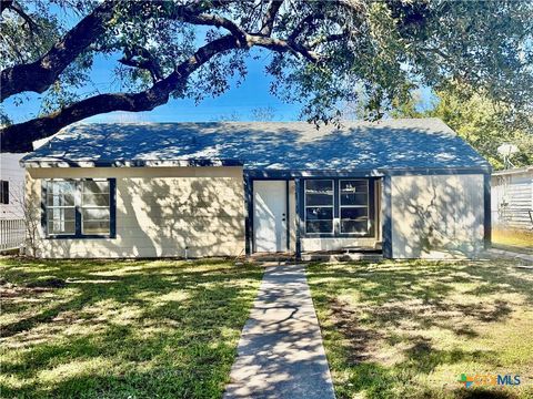 Photo of 2204 E Colorado Street, Victoria, TX 77901 (MLS # 603044)