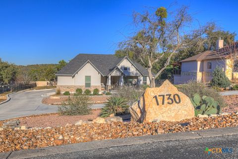 Photo of 1730 Bella Vista, Canyon Lake, TX 78133 (MLS # 603737)