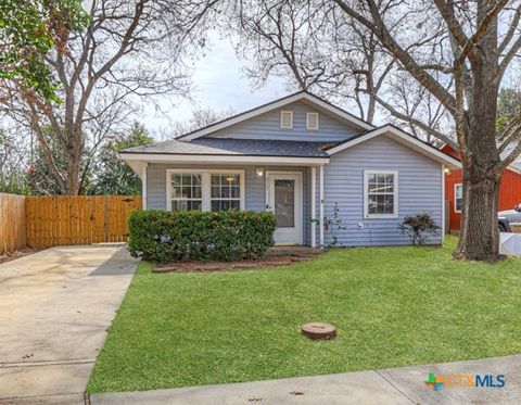 Photo of 313 Armstrong Street, San Marcos, TX 78666 (MLS # 604917)