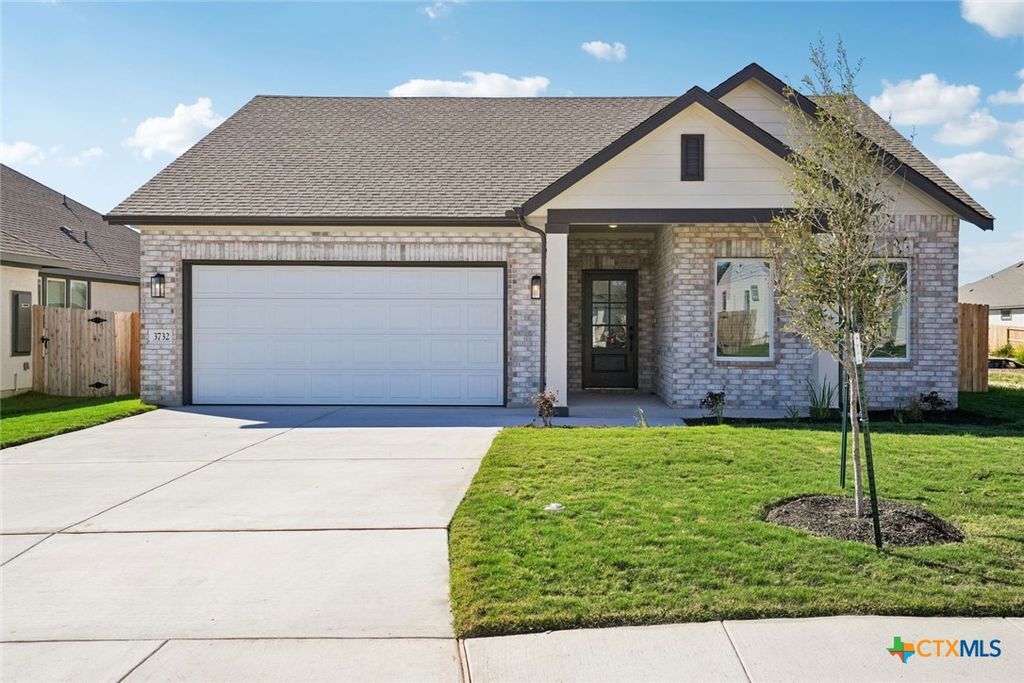 Photo of 3732 Canby Oak Bluff, Seguin, TX 78155 (MLS # 600300)