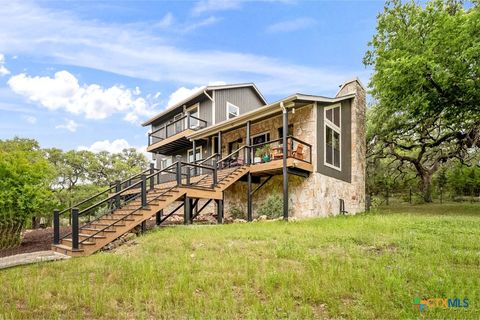 Photo of 805 Sunrise Trail, Spring Branch, TX 78070 (MLS # 577743)
