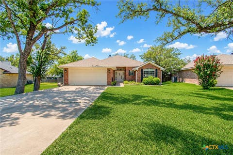 Photo of 12824 Stonegate Trail, Belton, TX 76513 (MLS # 621773)