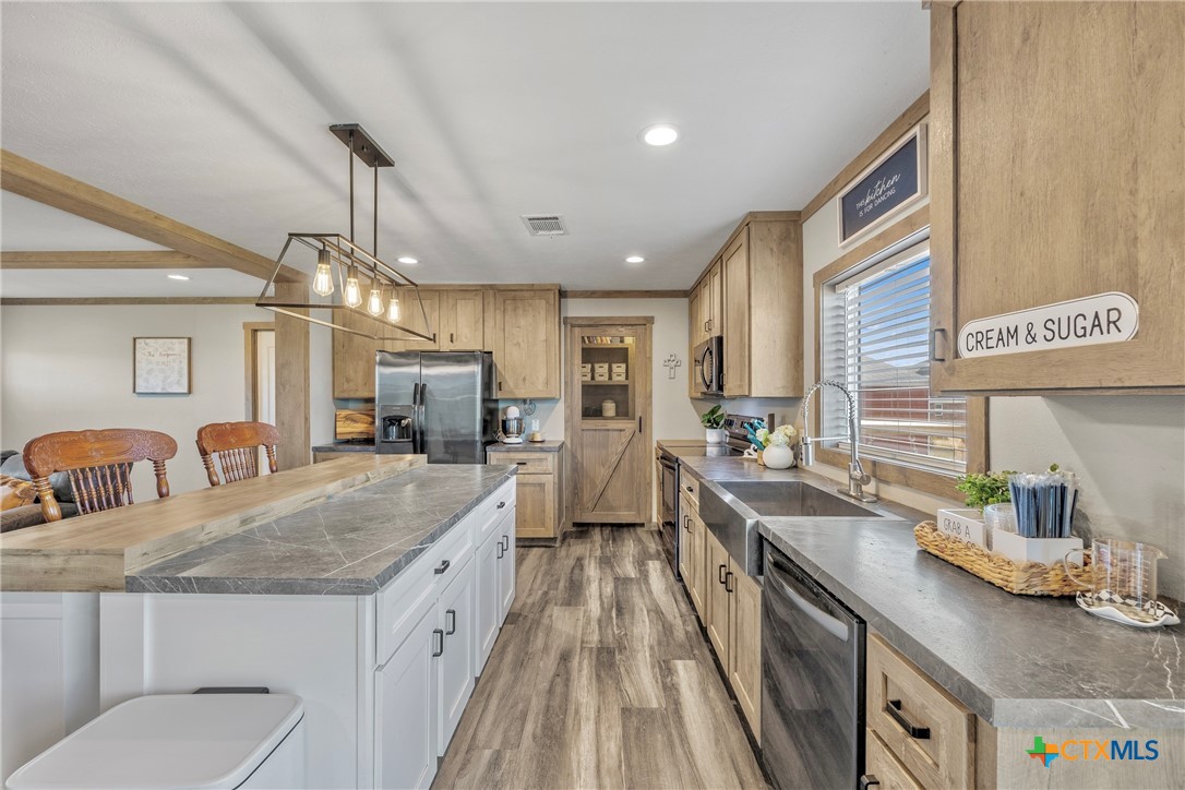 5185 County Road 3300