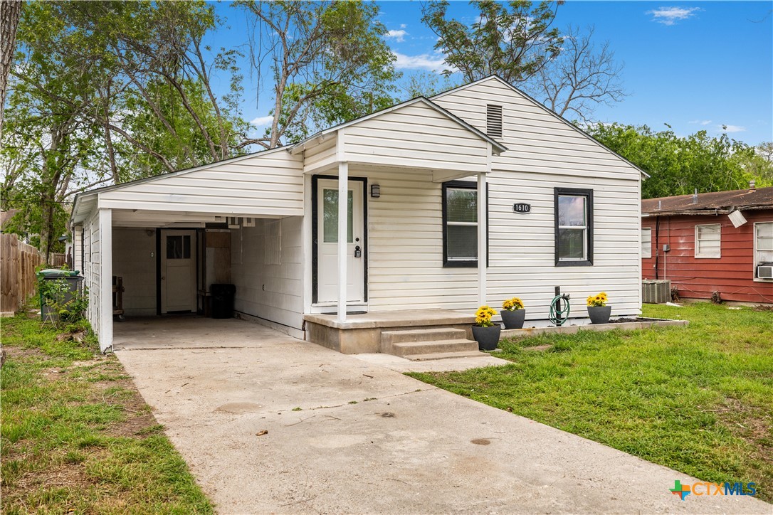 1610 E Rosebud Avenue
