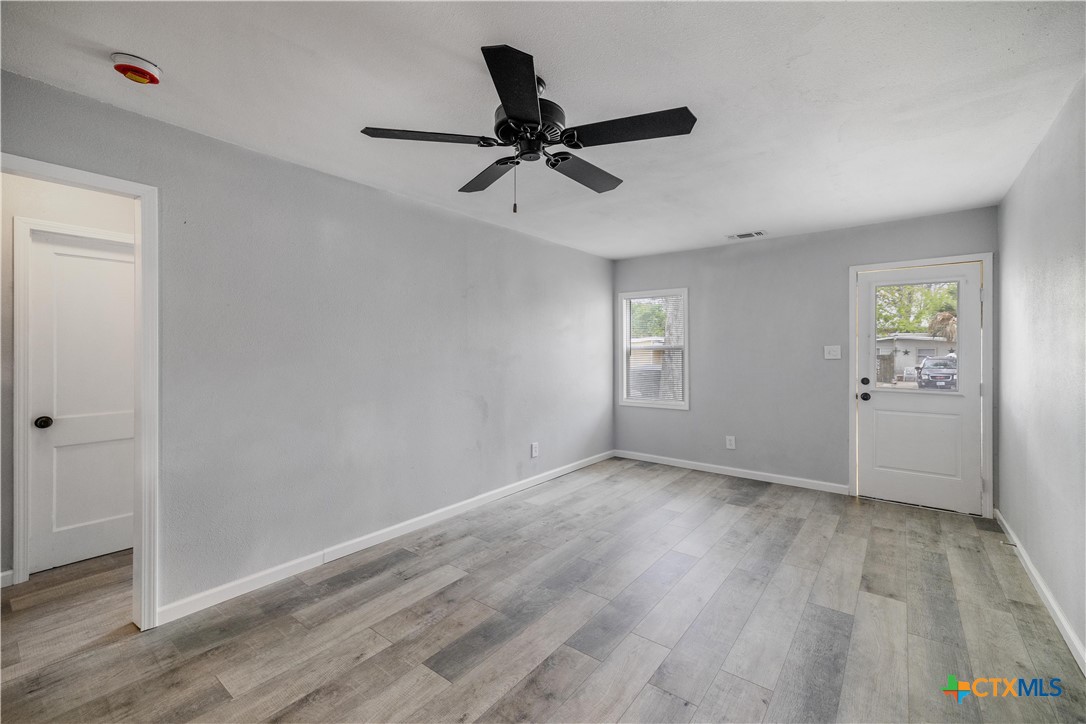 1610 E Rosebud Avenue