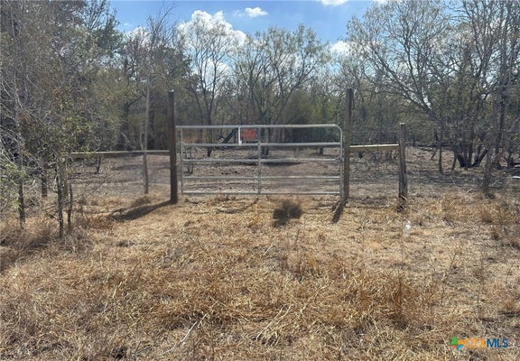 412 KERR AVE, SUTHERLAND SPRINGS, TX 78161 - Image f74fa263bf151d151d8b02632e943356/1895985705
