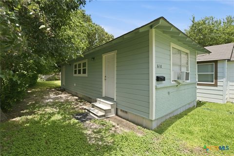 Photo of 618 E Ireland Street, Seguin, TX 78155 (MLS # 617659)