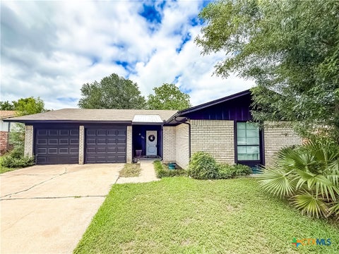 Photo of 204 Timberlane DR, Victoria, TX 77901 (MLS # 625161)