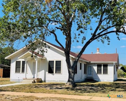 302 W French Street Cuero TX 77954