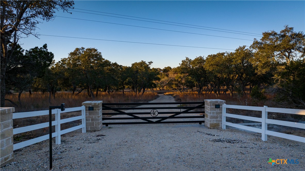 5999 Ranch Road 165