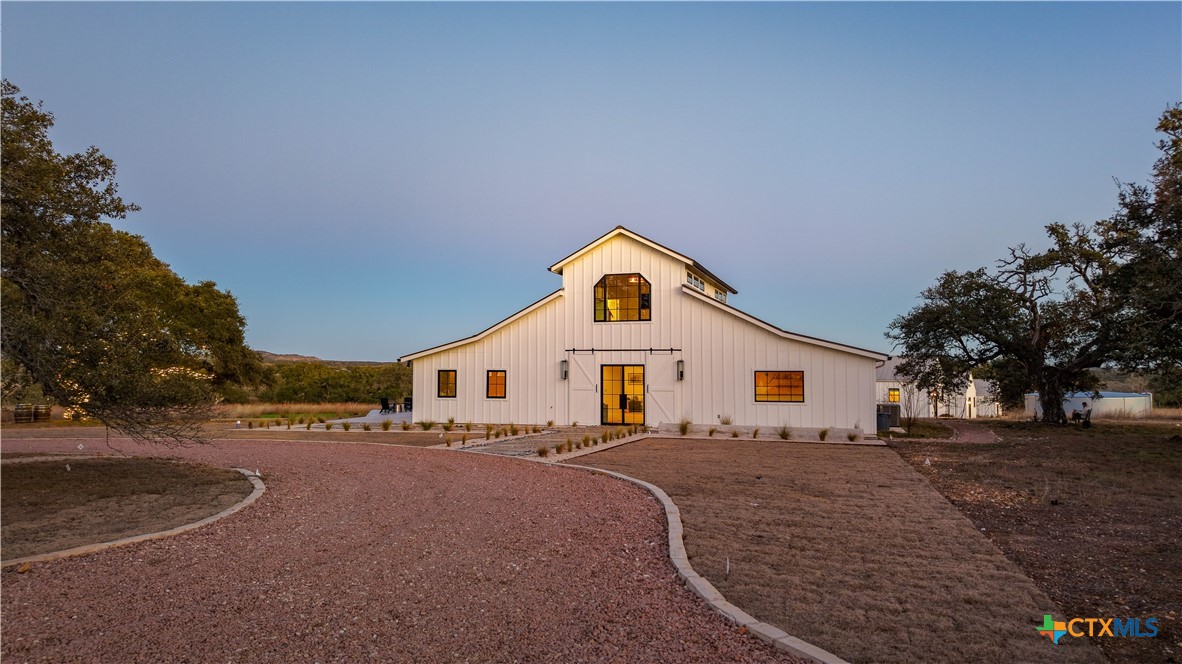 5999 Ranch Road 165