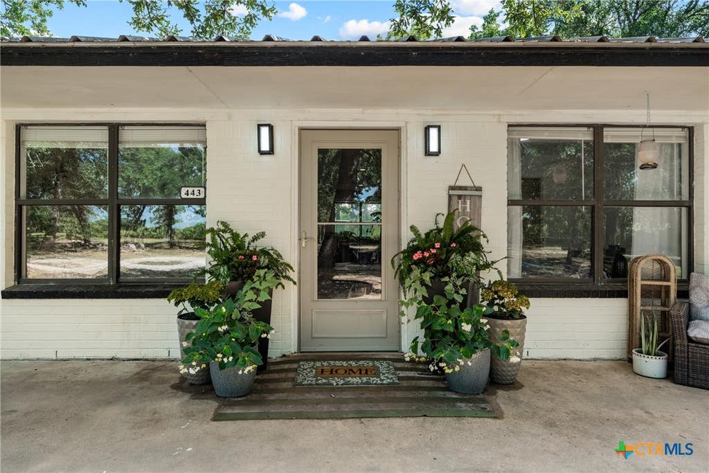 Photo of 443 County Road 316, Jonesboro, TX 76538 (MLS # 616616)