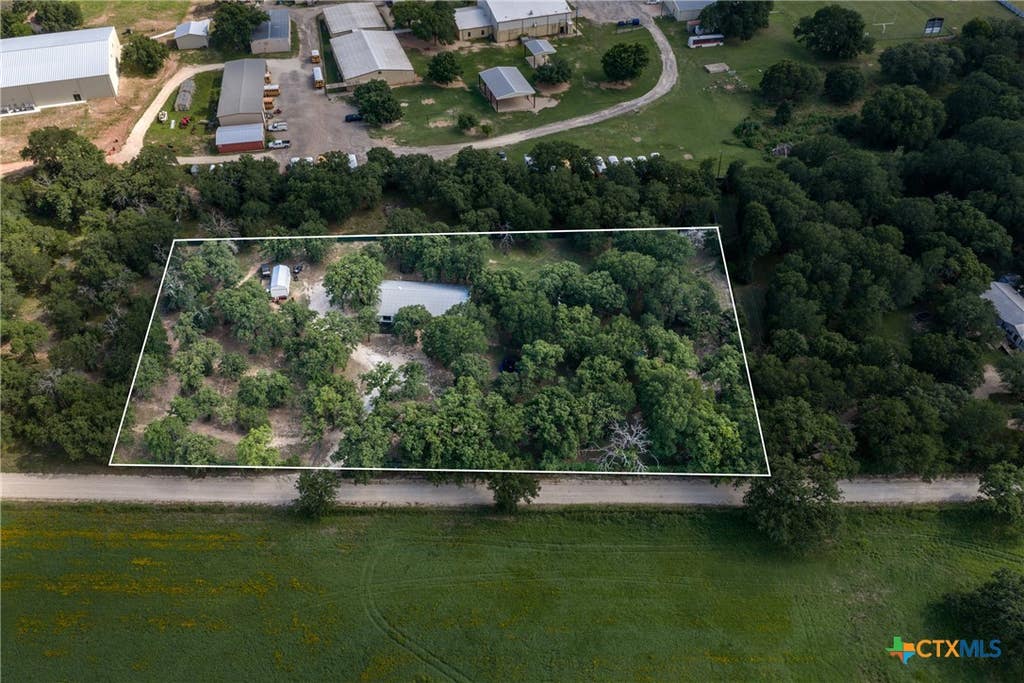 Photo of 443 County Road 316, Jonesboro, TX 76538 (MLS # 616616)