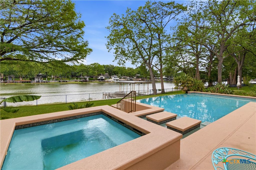 Photo of 2065 Terminal Loop Road, McQueeney, TX 78123 (MLS # 610991)