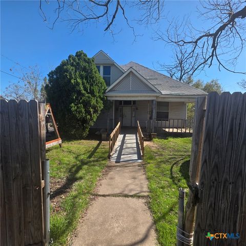 Photo of 925 N 16th Street, Waco, TX 76707 (MLS # 609202)
