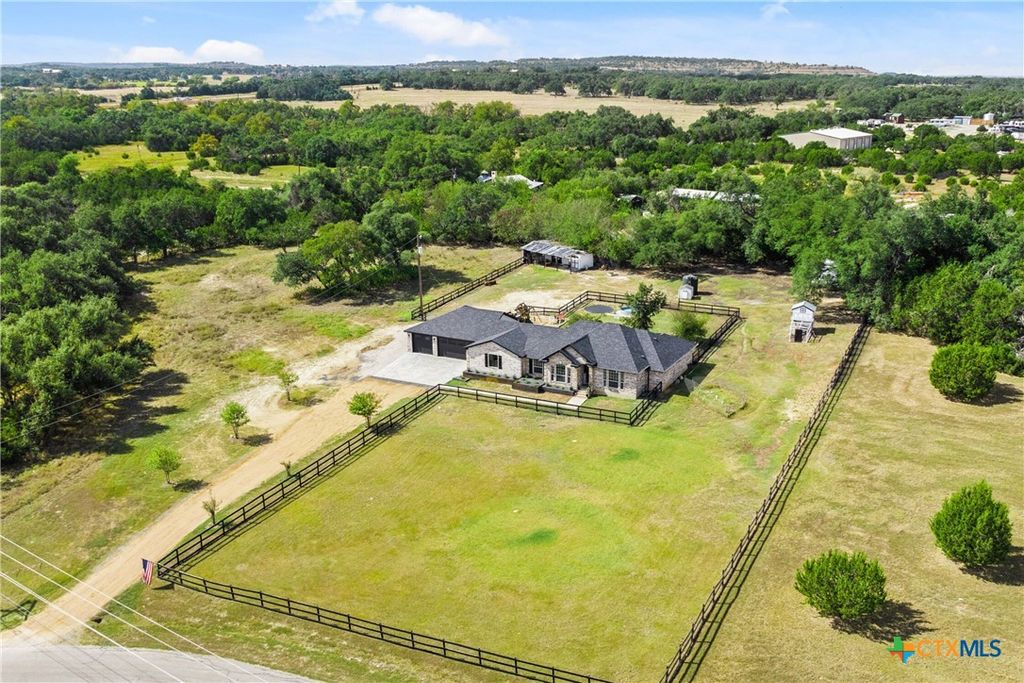 Photo of 213 Beauchamp Road, Dripping Springs, TX 78620 (MLS # 596417)