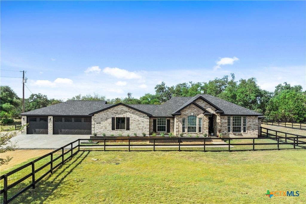 Photo of 213 Beauchamp Road, Dripping Springs, TX 78620 (MLS # 596417)
