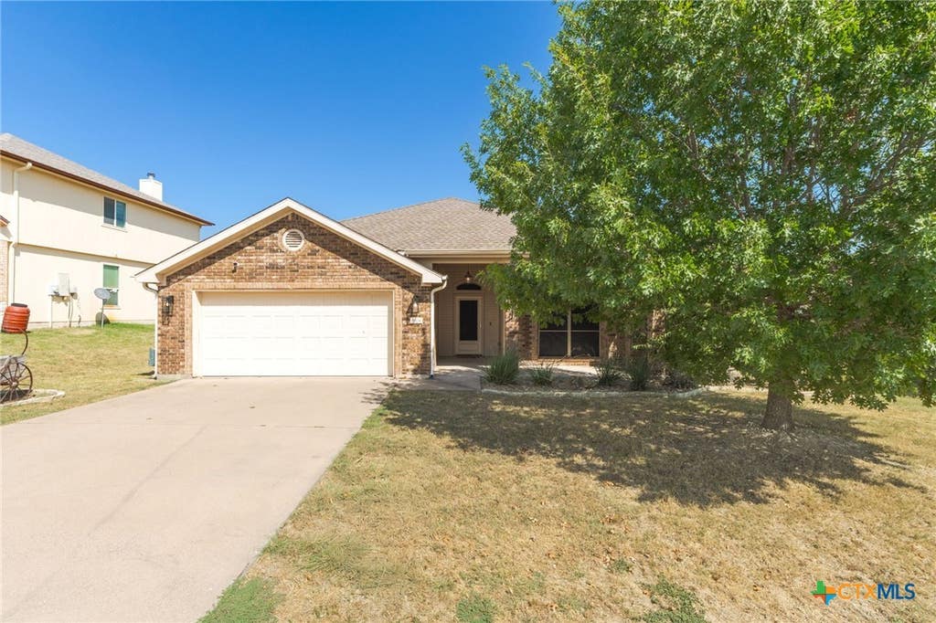 Photo of 1904 Mike Drive, Copperas Cove, TX 76522 (MLS # 623221)