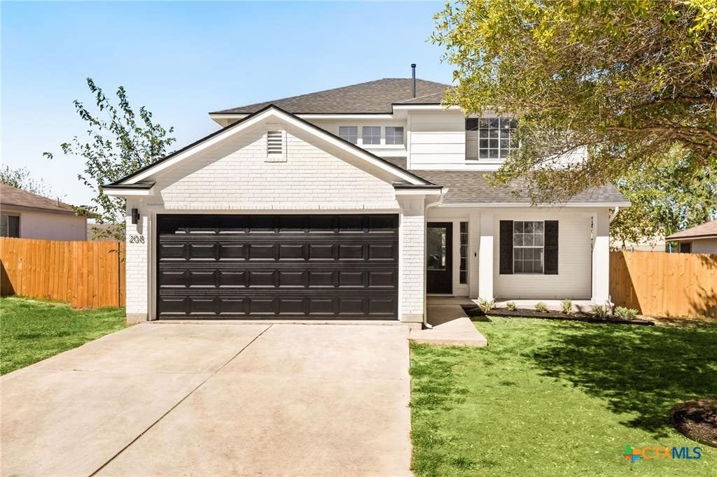 Photo of 208 Langely, Kyle, TX 78640 (MLS # 612547)