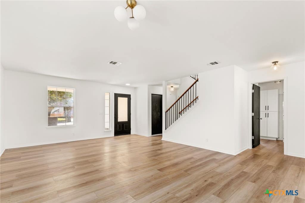 Photo of 208 Langely, Kyle, TX 78640 (MLS # 612547)