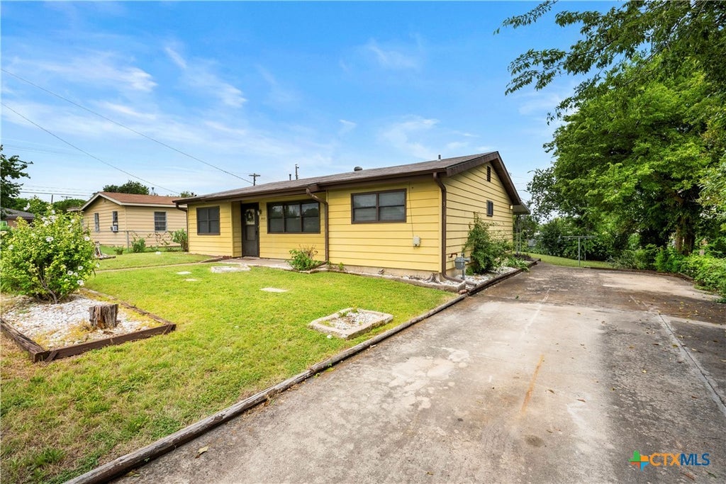 Photo of 202 Northside Drive, Harker Heights, TX 76548 (MLS # 617101)
