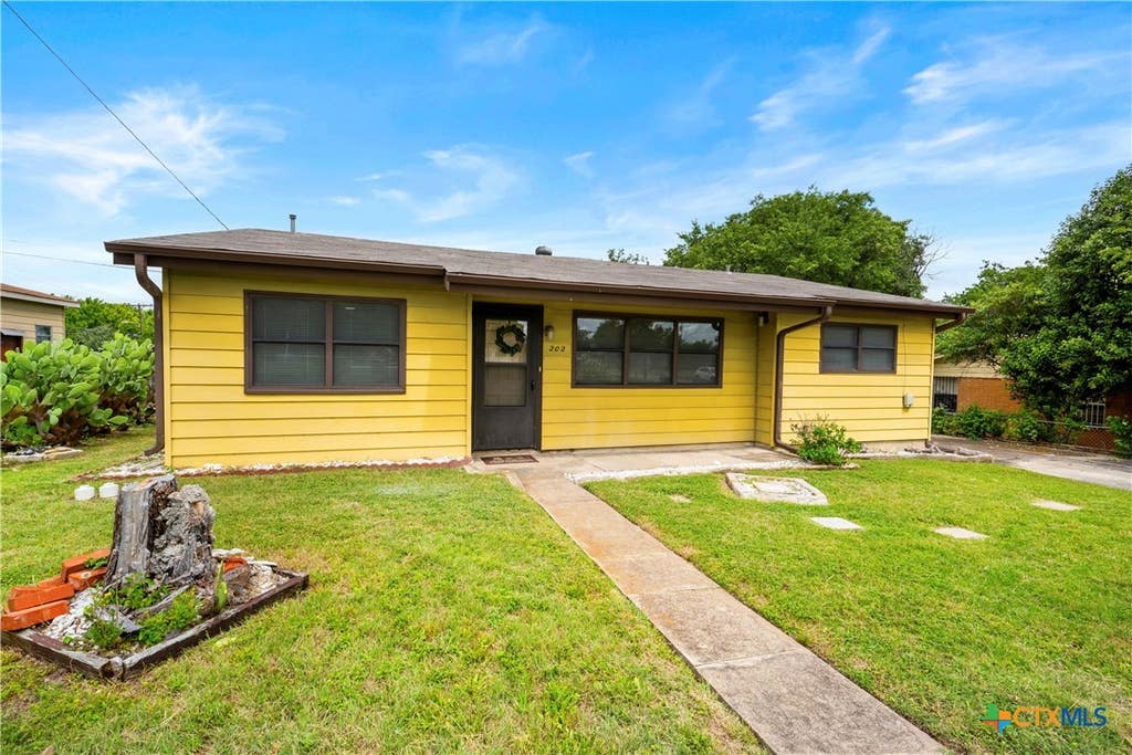 Photo of 202 Northside Drive, Harker Heights, TX 76548 (MLS # 617101)