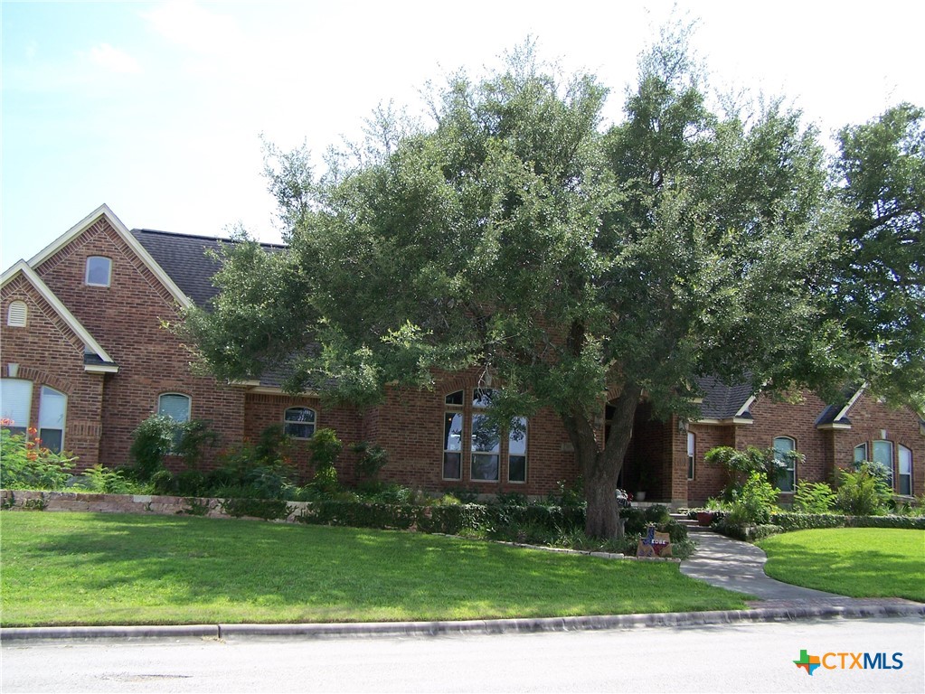 101 Laurel Oak Circle