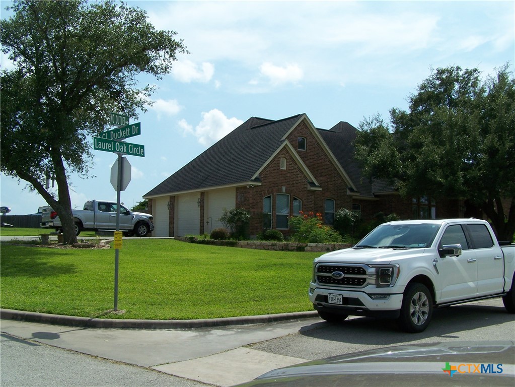 101 Laurel Oak Circle