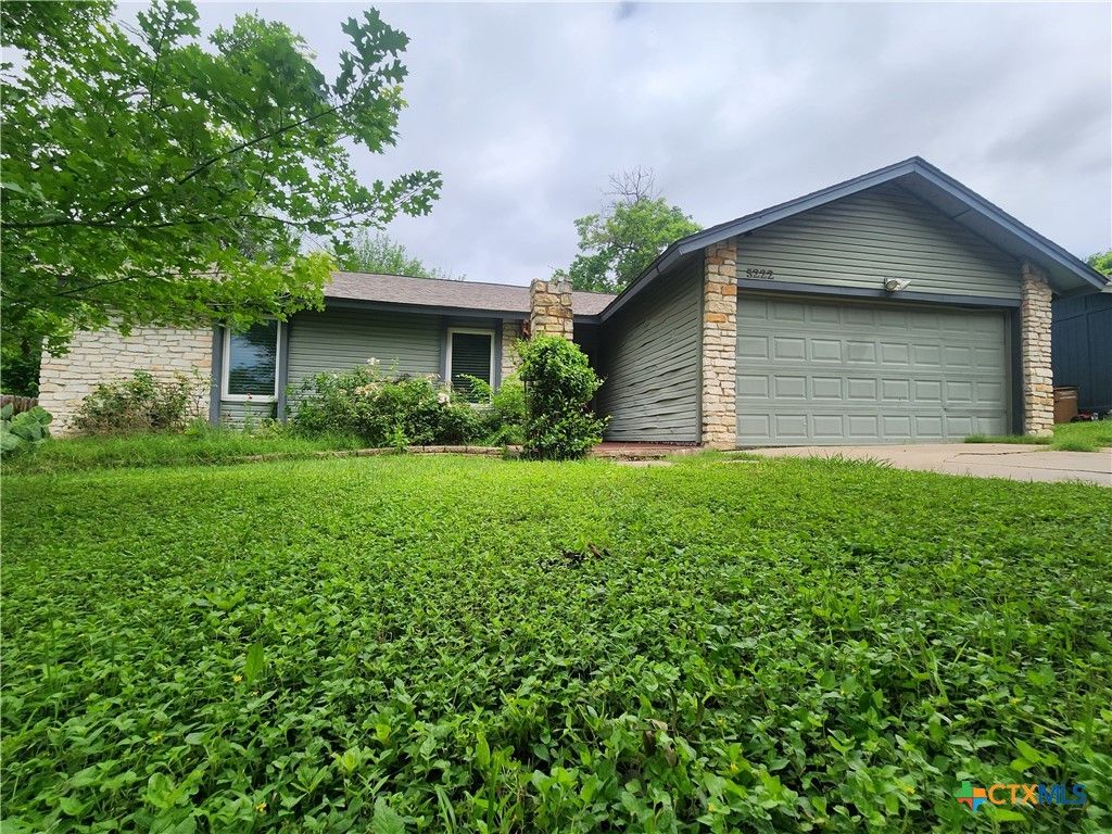 Photo of 5222 Pine Place, Austin, TX 78744 (MLS # 616107)