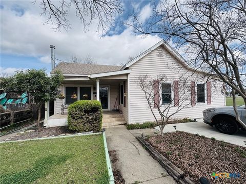 Photo of 1105 Baldridge Drive, Gatesville, TX 76528 (MLS # 607769)