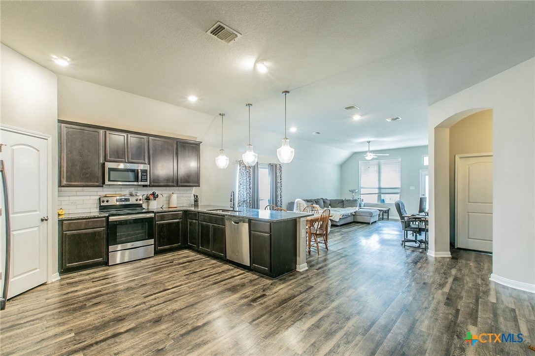 1652 Hillside Drive