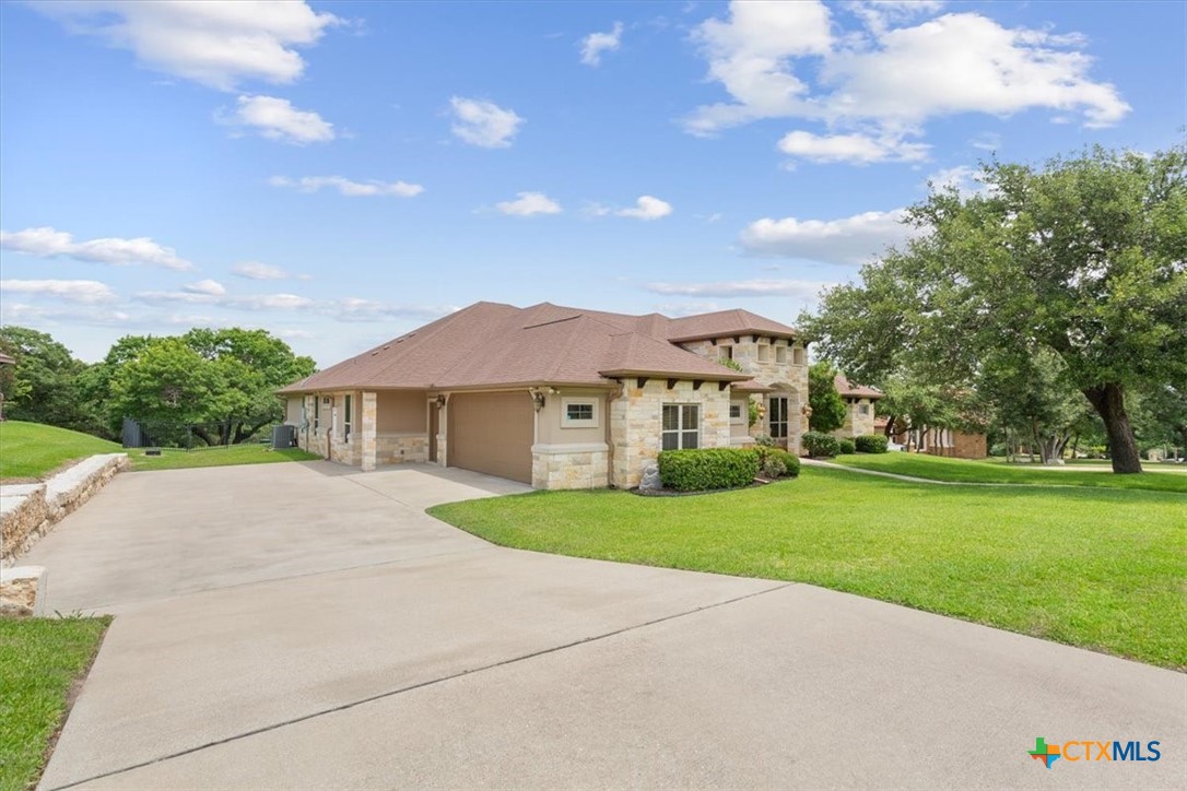 2125 Balcones Place