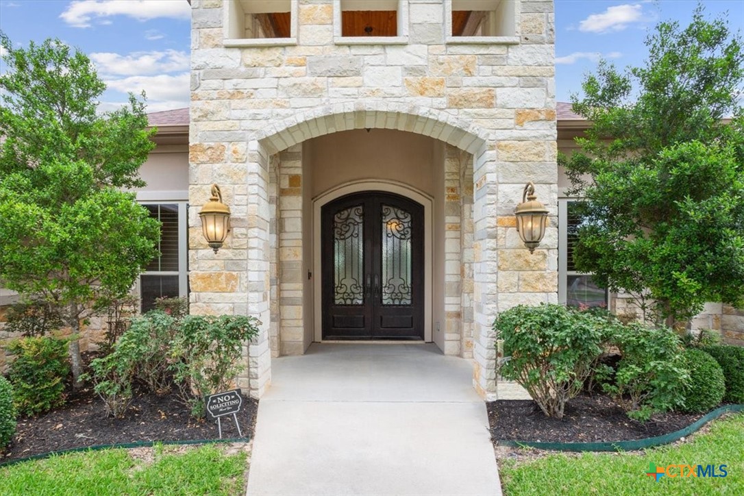 2125 Balcones Place