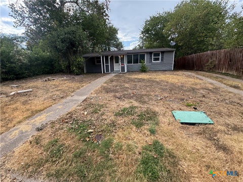 Photo of 813 Evergreen Drive, Killeen, TX 76541 (MLS # 626108)