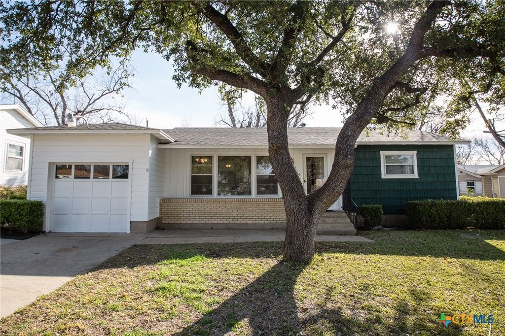 Photo of 2019 S 9th Street, Temple, TX 76504 (MLS # 619401)