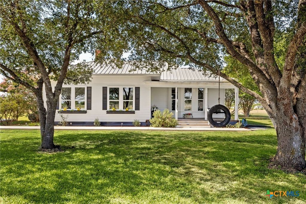 Photo of 6673 Center Point Road, San Marcos, TX 78666 (MLS # 587946)