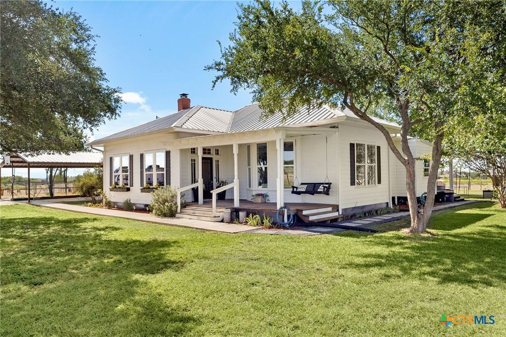 Photo of 6673 Center Point Road, San Marcos, TX 78666 (MLS # 587946)