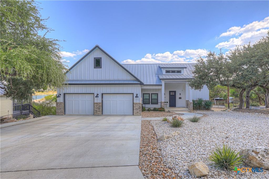 Photo of 1799 Lakeside Drive, Canyon Lake, TX 78133 (MLS # 606353)