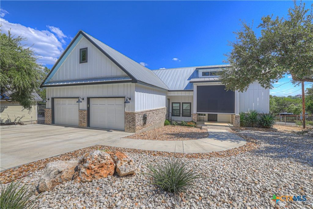 Photo of 1799 Lakeside Drive, Canyon Lake, TX 78133 (MLS # 606353)