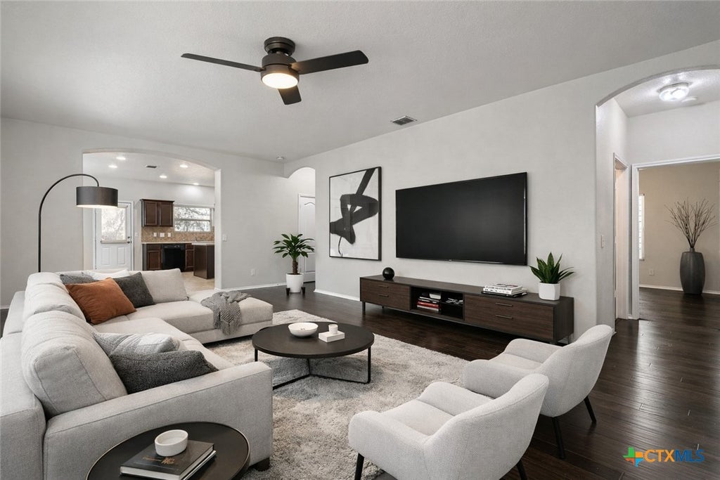 Photo of 427 Unicorn Ranch, San Antonio, TX 78245 (MLS # 617029)