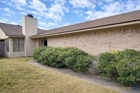 Photo of 304 Rattan Drive, Victoria, TX 77901 (MLS # 604615)