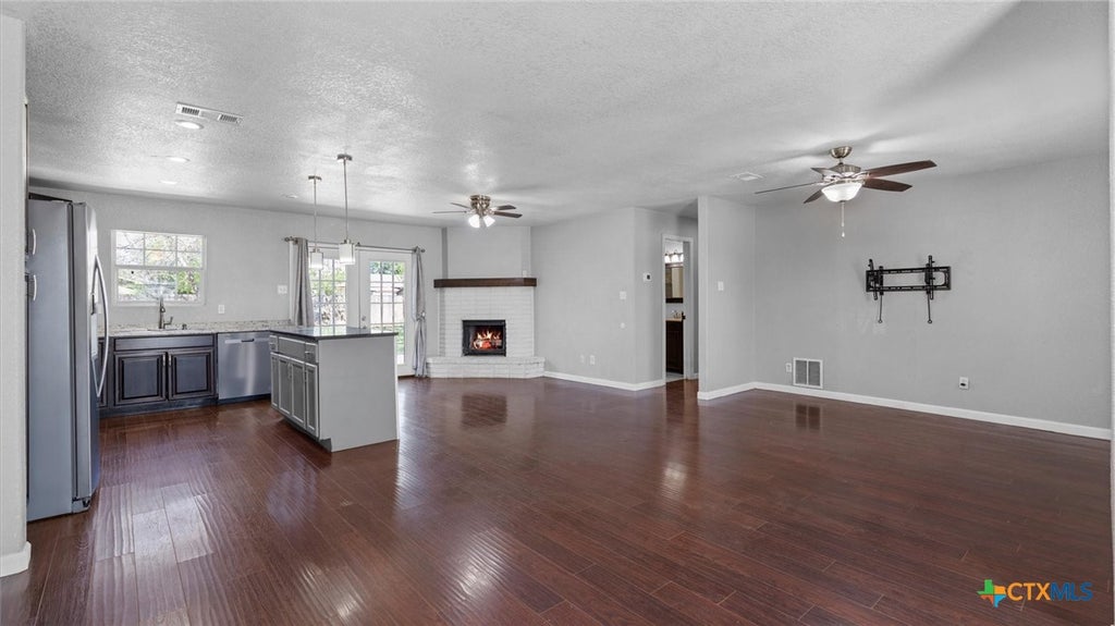 Photo of 236 Glenbrook Drive, New Braunfels, TX 78130 (MLS # 608094)