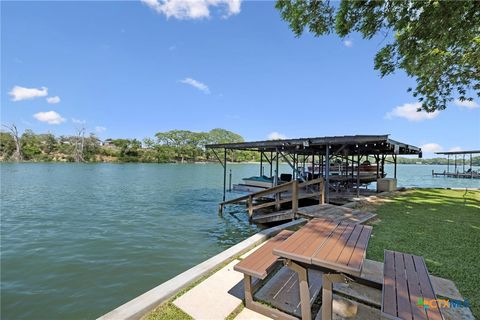 Photo of 1435 E Zipp Road, New Braunfels, TX 78130 (MLS # 612531)