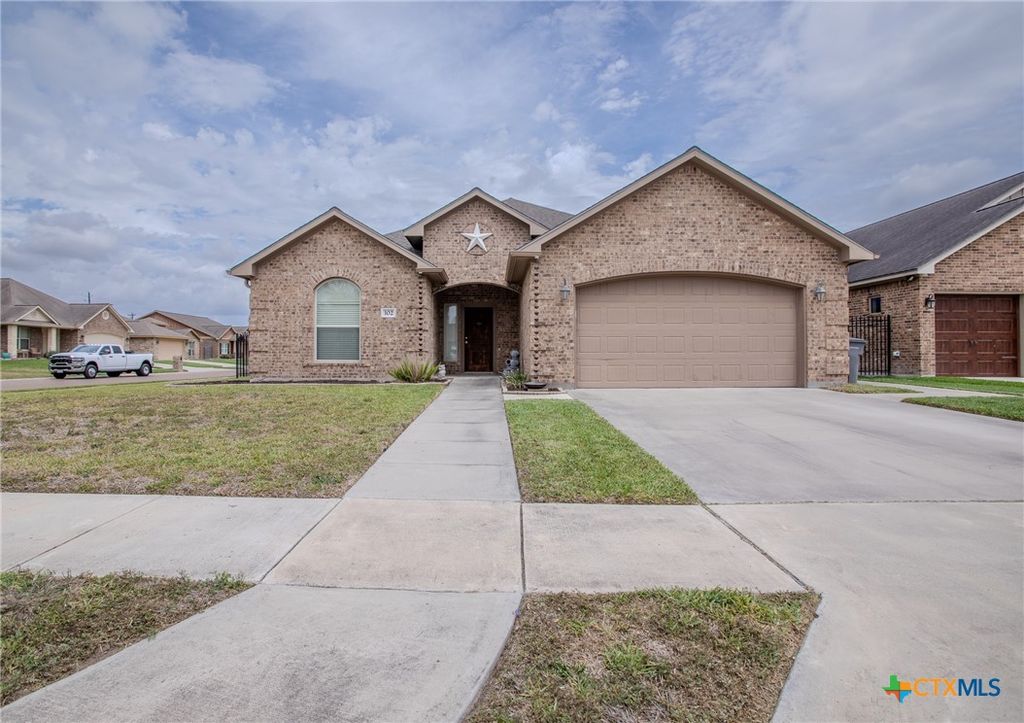 Photo of 102 Luke Court, Victoria, TX 77904 (MLS # 610483)